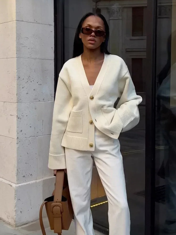 Effortlessly Elegant Garment with a Timeless Design
