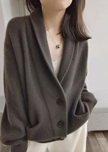 Well Tailored Cardigan with a Graceful Silhouette
