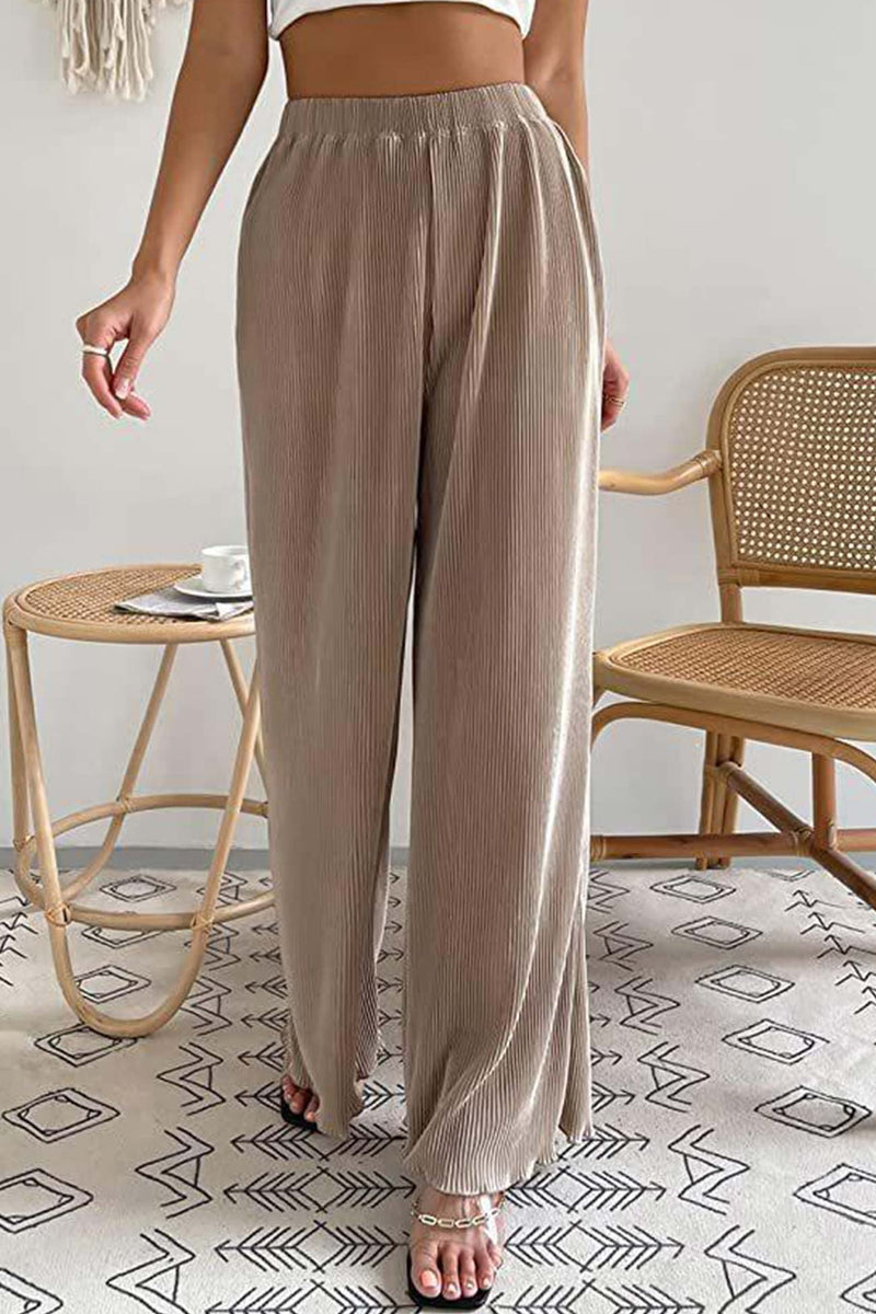 Effortlessly Elegant Pants with a Timeless Design