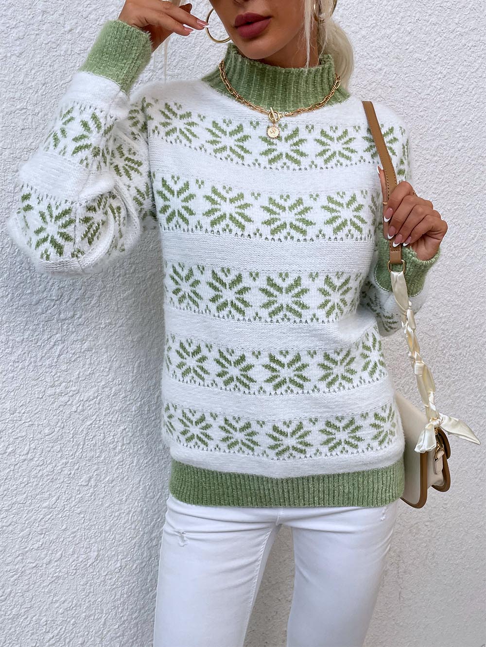 Effortlessly Elegant Sweater with a Timeless Design