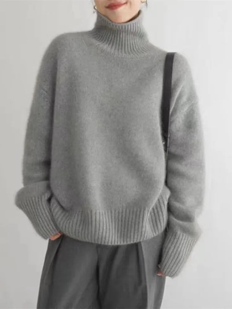 Effortlessly Elegant Sweater with a Timeless Design