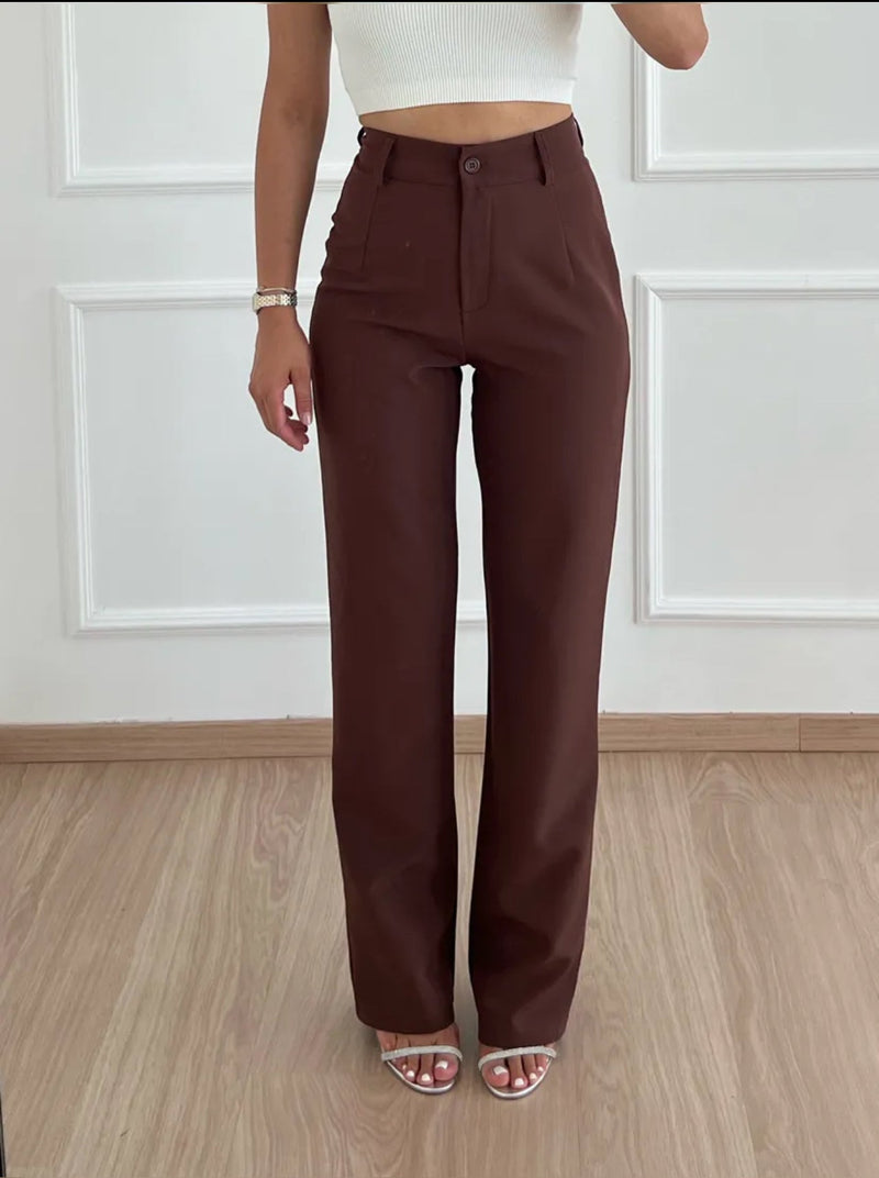 Classic Vintage Trousers with a Flattering Fit