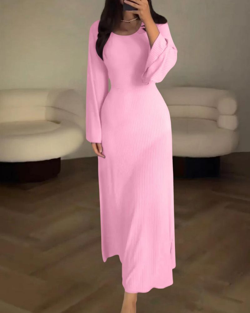 Well Tailored Dress with a Graceful Silhouette