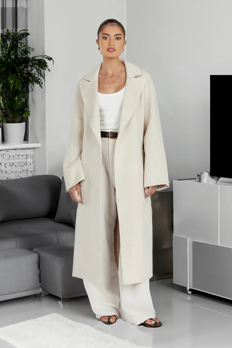Effortlessly Elegant Garment with a Timeless Design