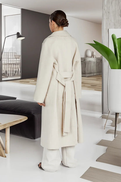 Effortlessly Elegant Garment with a Timeless Design