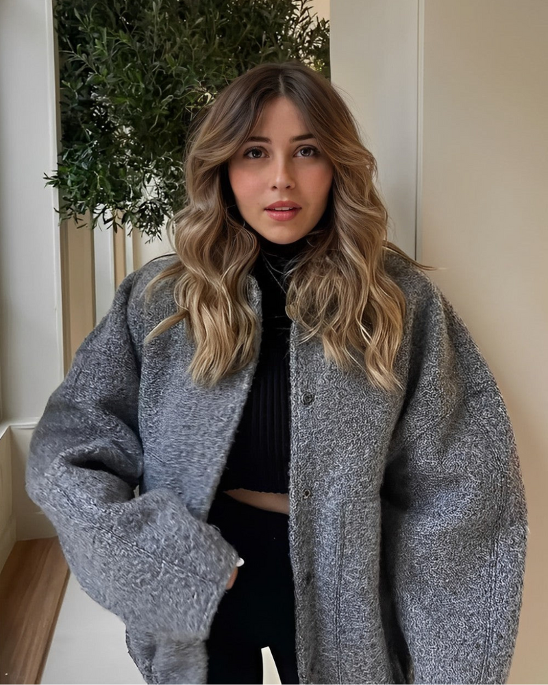 Effortlessly Elegant Jacket with a Timeless Design