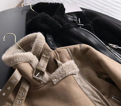 Effortlessly Elegant Jacket with a Timeless Design