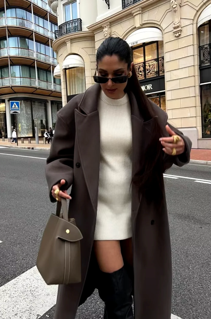 Effortlessly Elegant Coat with a Timeless Design