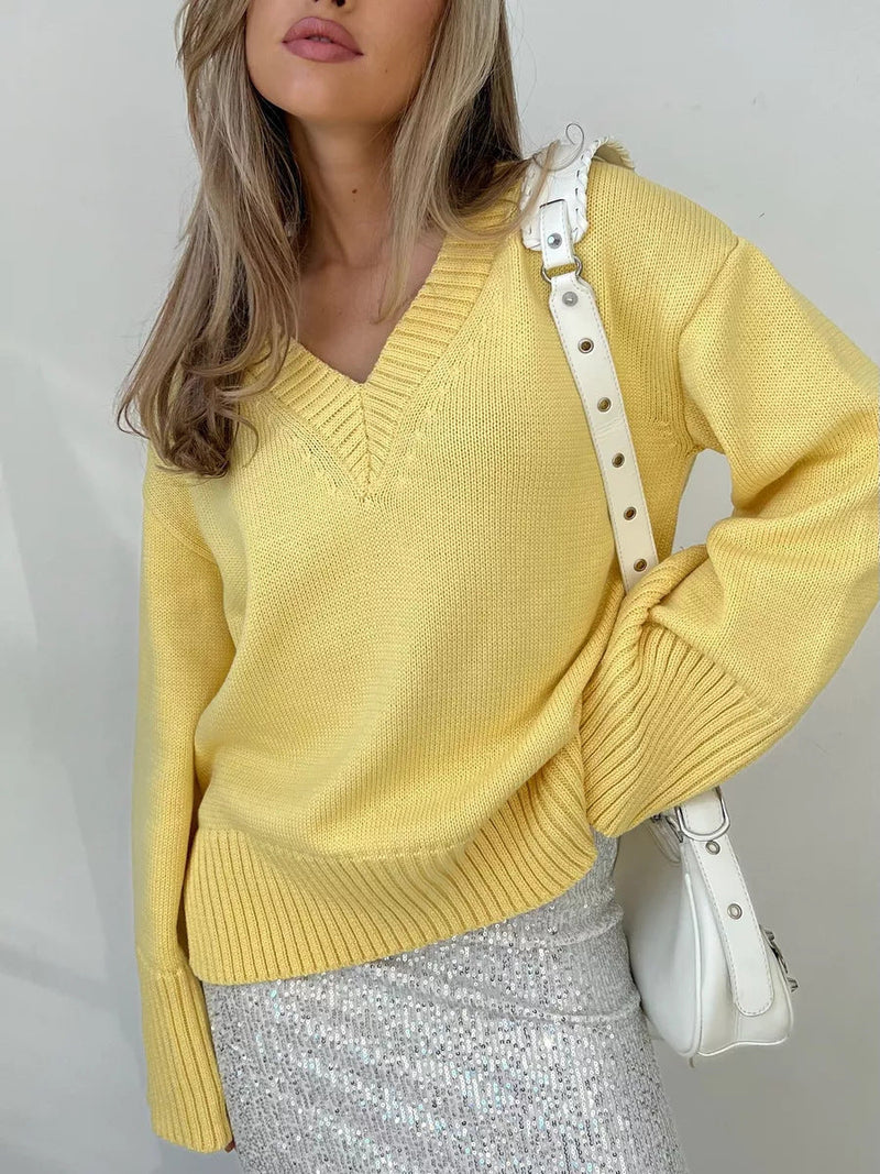 Classic Vintage Sweater with a Flattering Fit