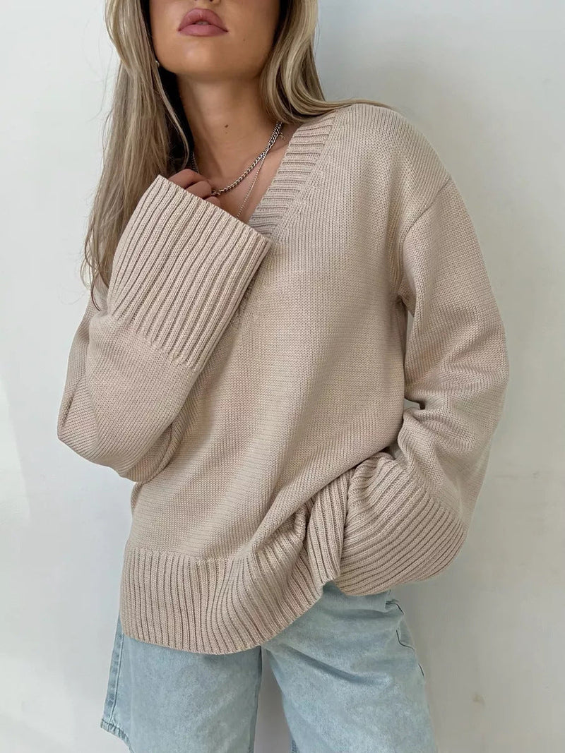 Classic Vintage Sweater with a Flattering Fit