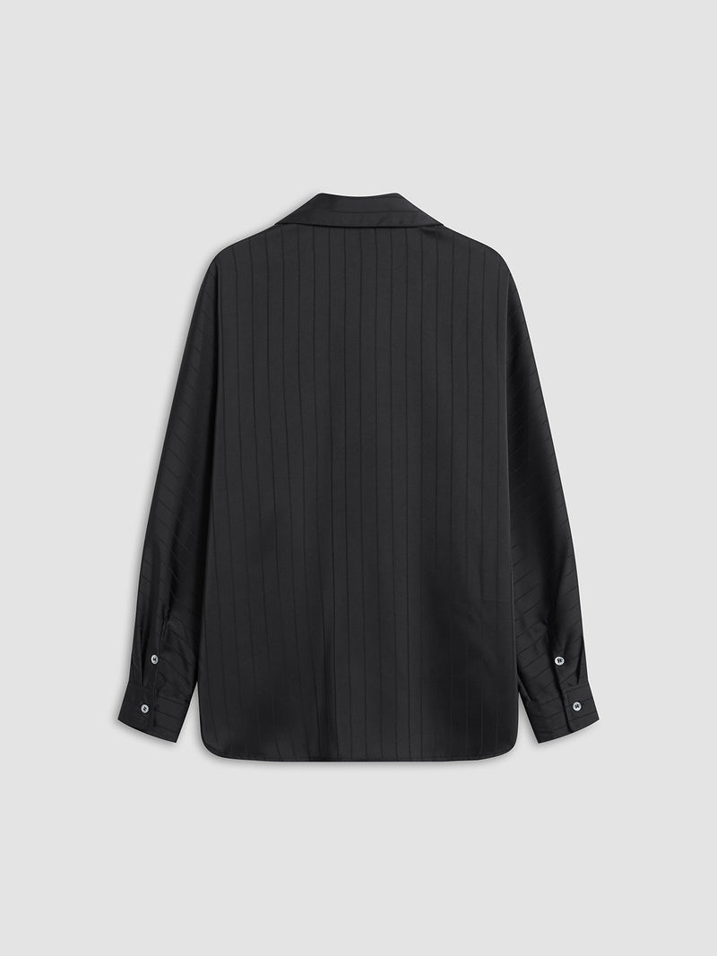 Well Tailored Blouse with a Graceful Silhouette