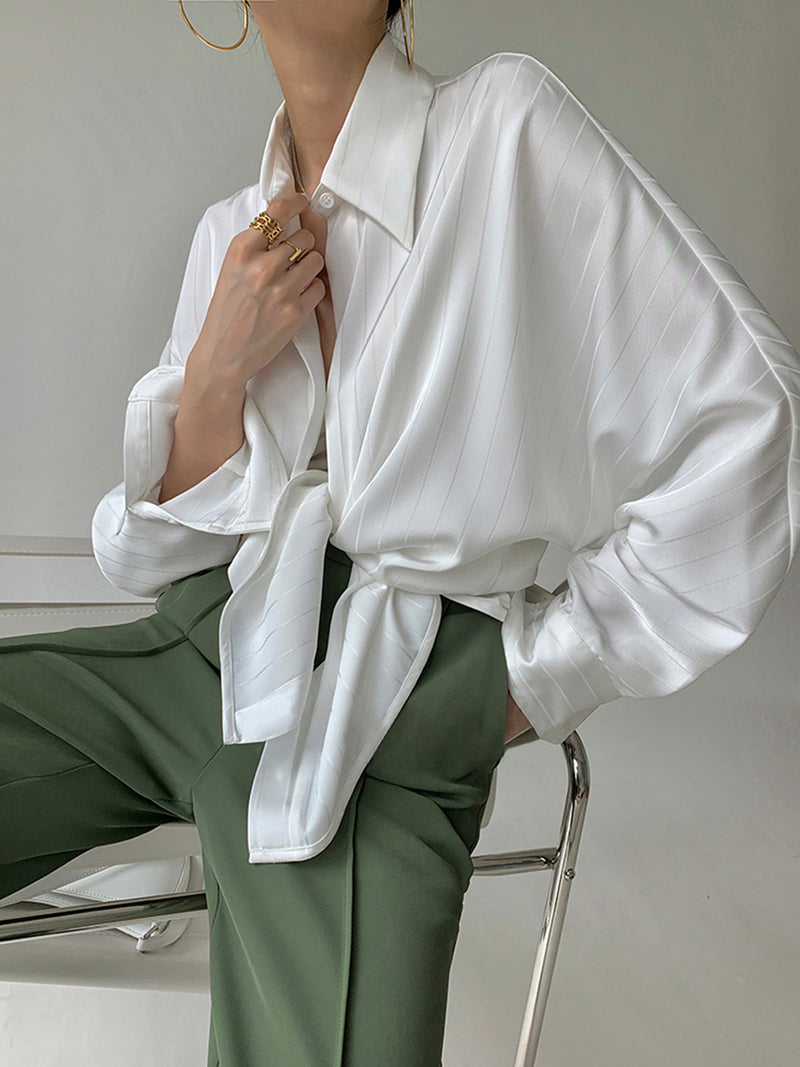 Well Tailored Blouse with a Graceful Silhouette