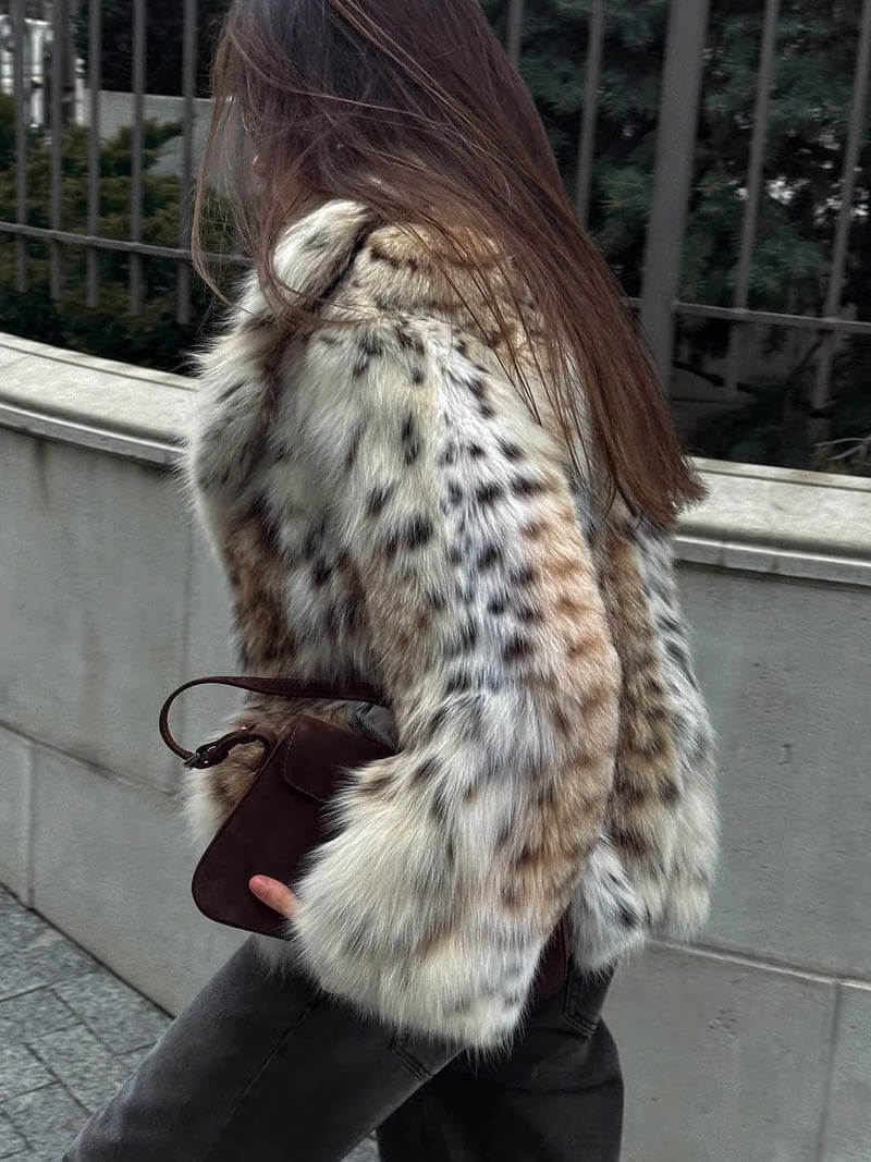 Gracefully Styled Jacket for Any Occasion
