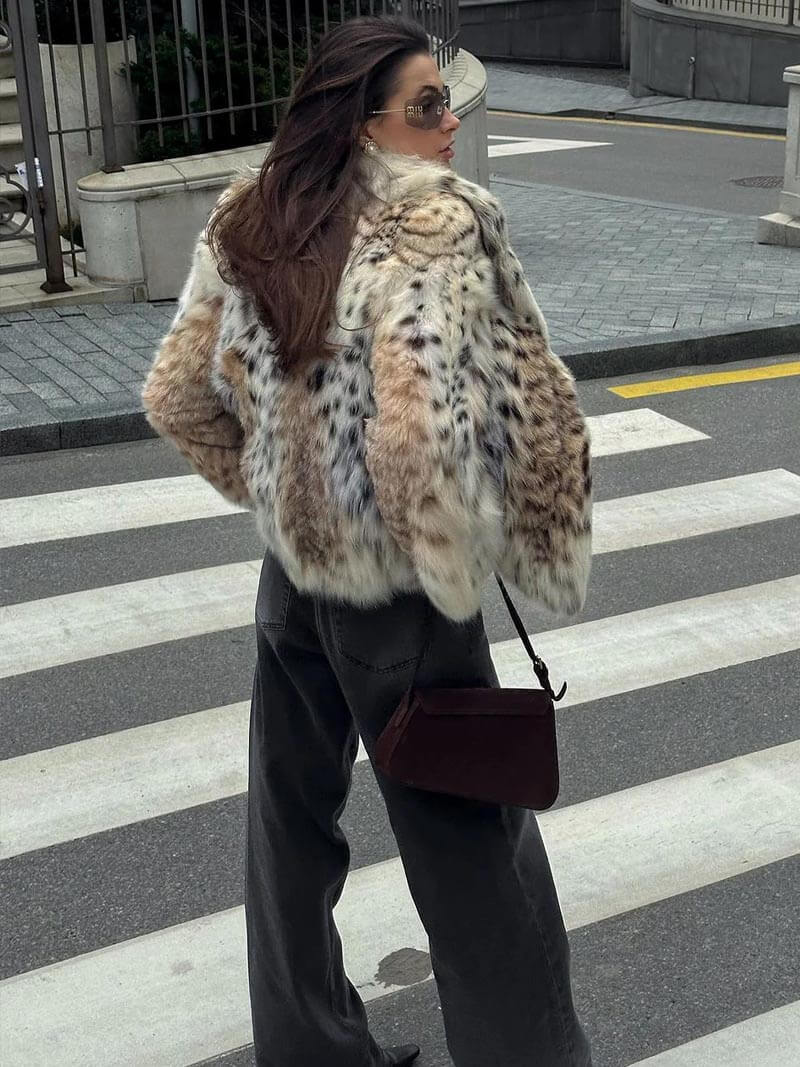 Gracefully Styled Jacket for Any Occasion