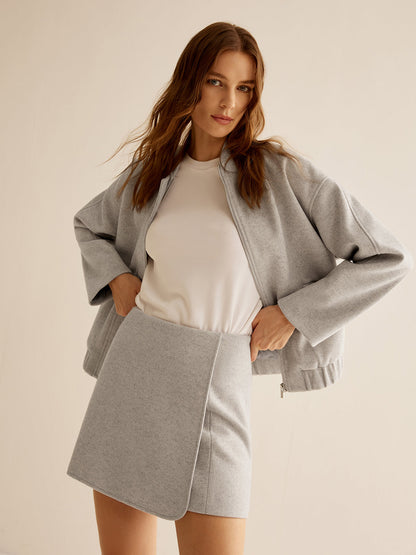 Effortlessly Elegant Jacket with a Timeless Design