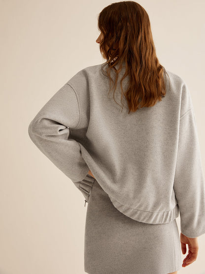 Effortlessly Elegant Jacket with a Timeless Design