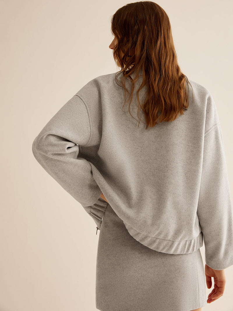 Effortlessly Elegant Jacket with a Timeless Design