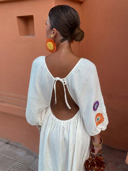 Beautifully Finished Dress in a Timeless Design