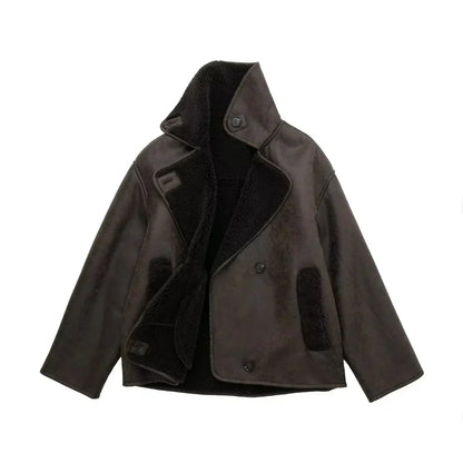 Effortlessly Elegant Jacket with a Timeless Design