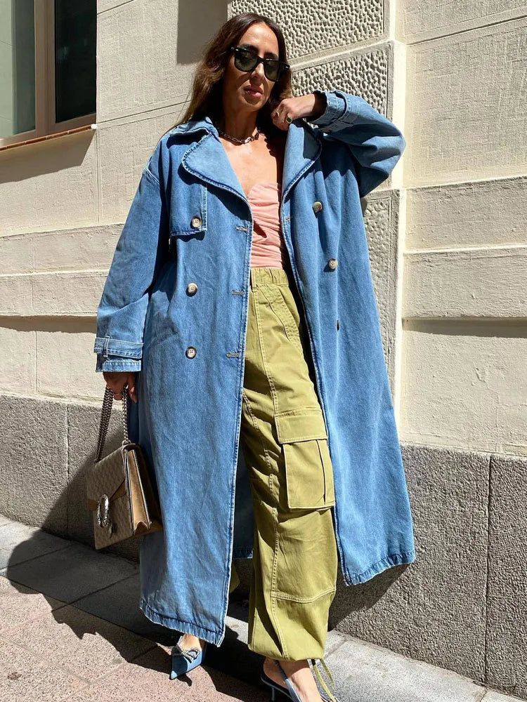 Beautifully Finished Coat in a Timeless Design