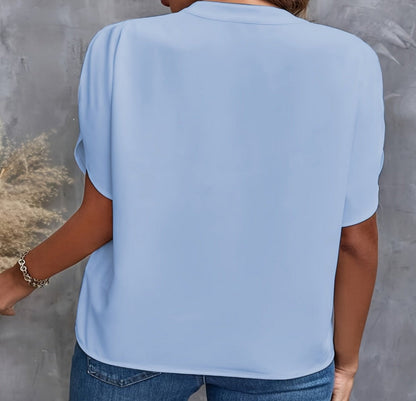 Well Tailored Blouse with a Graceful Silhouette