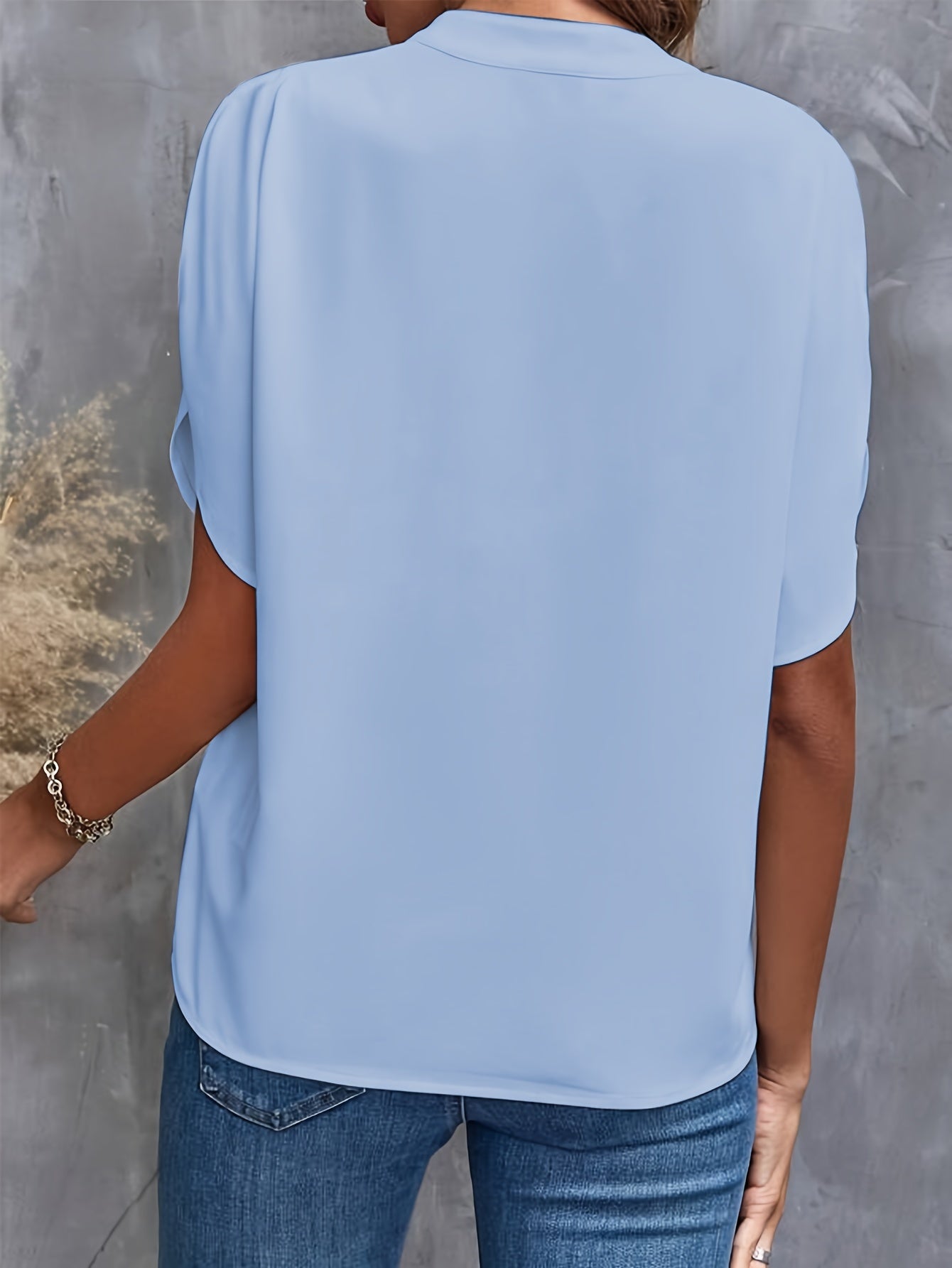 Sophisticated Blouse with a Clean Classic Look
