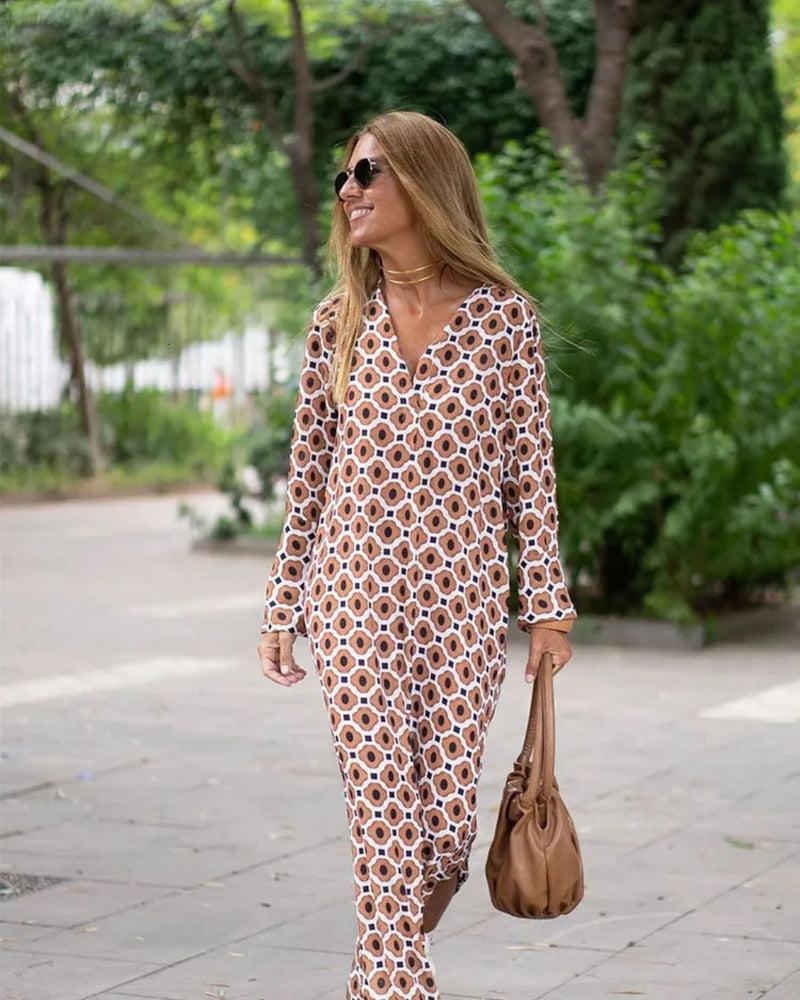 Classic Vintage Dress with a Flattering Fit