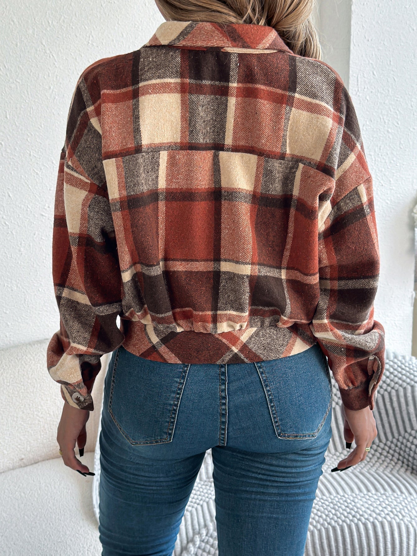 Effortlessly Elegant Jacket with a Timeless Design