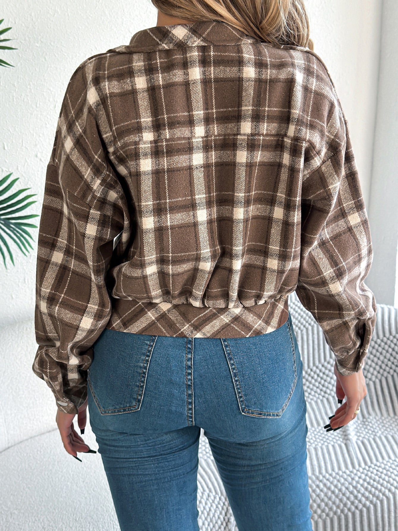 Effortlessly Elegant Jacket with a Timeless Design