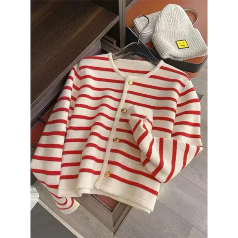 Beautifully Crafted Cardigan in a Classic Style