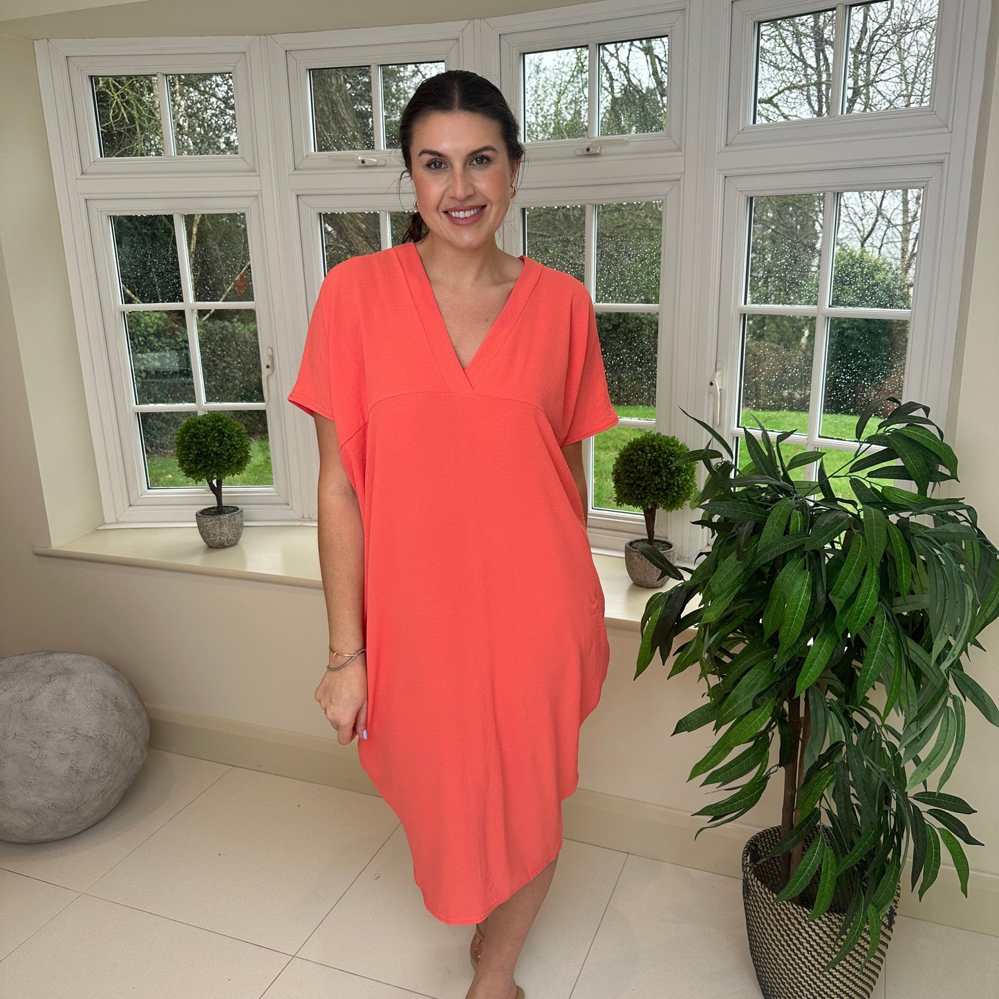 Well Tailored Dress with a Graceful Silhouette