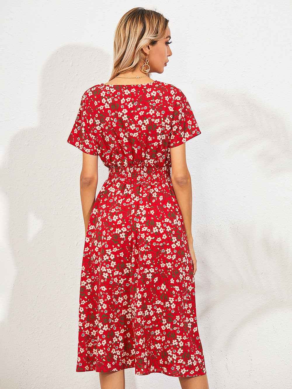 Classic Vintage Dress with a Flattering Fit