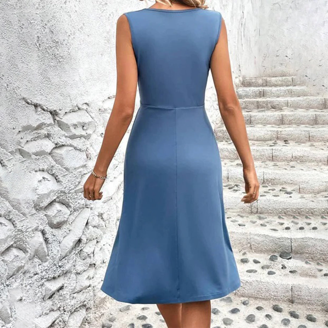 Effortlessly Elegant Dress with a Timeless Design