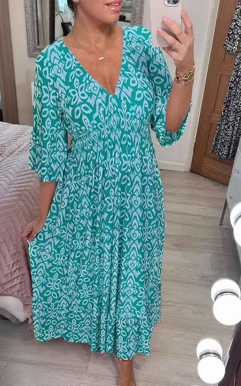 Gracefully Styled Dress for Any Occasion