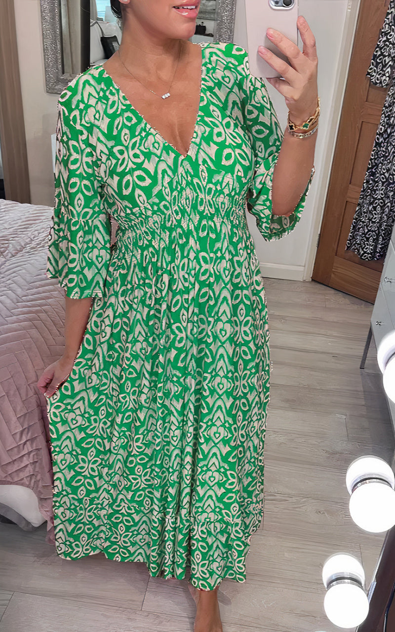 Gracefully Styled Dress for Any Occasion
