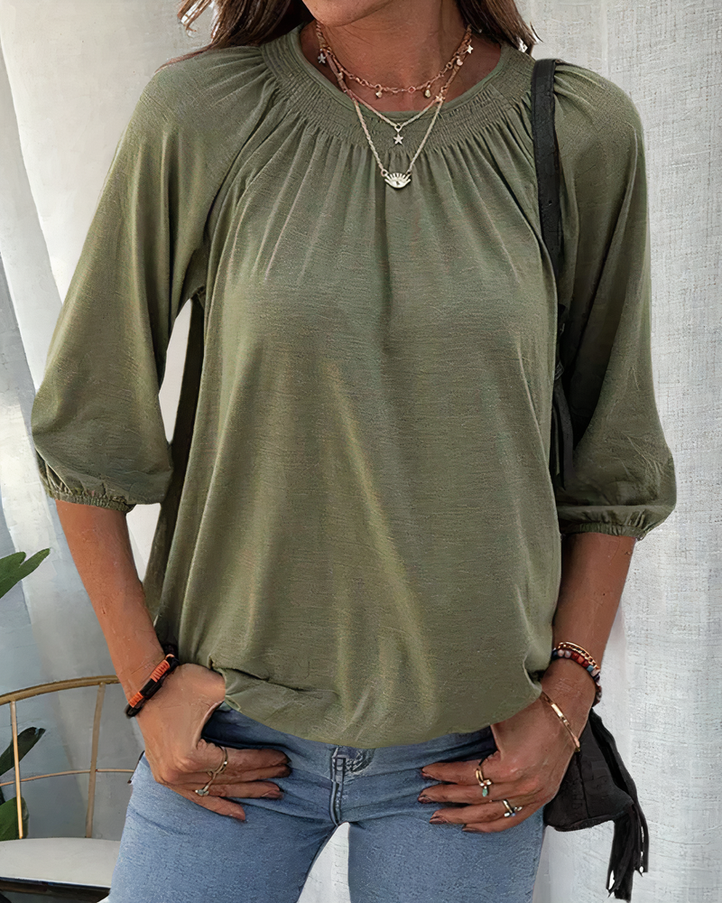Classic Vintage Blouse with a Flattering Fit