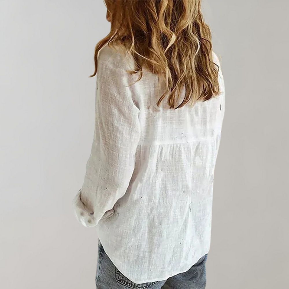 Well Tailored Blouse with a Graceful Silhouette