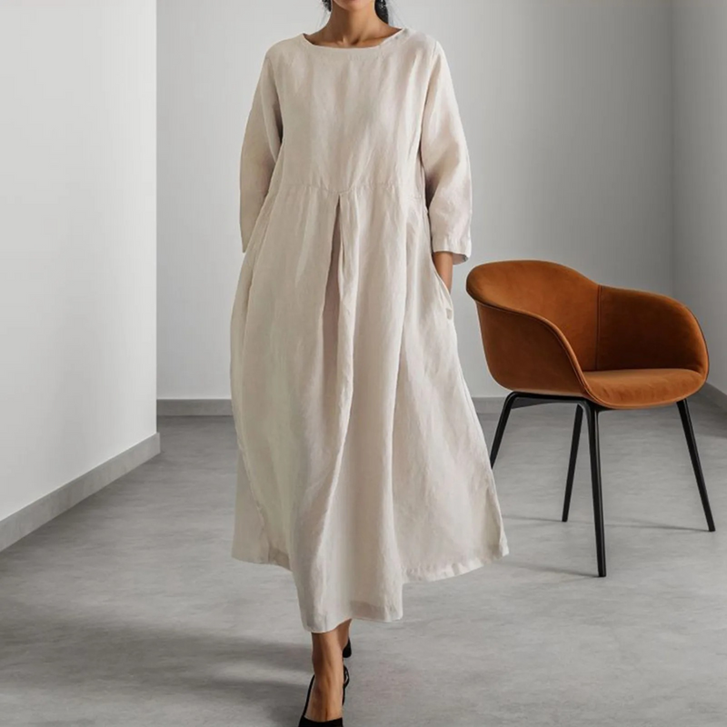 Classic Vintage Dress with a Flattering Fit