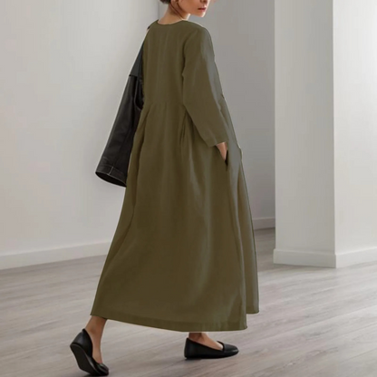 Classic Vintage Dress with a Flattering Fit