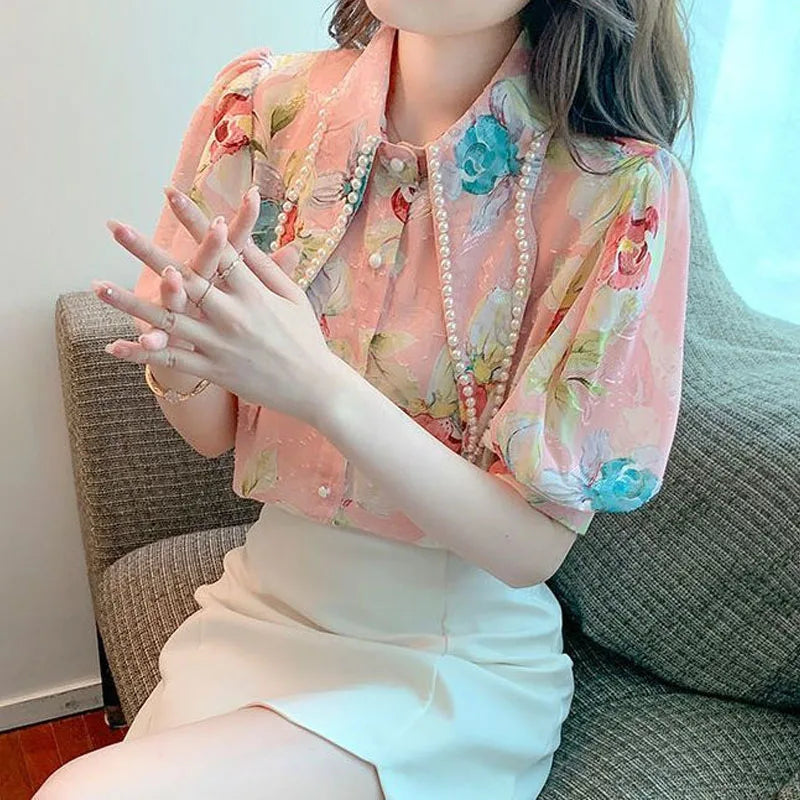 Effortlessly Elegant Blouse with a Timeless Design