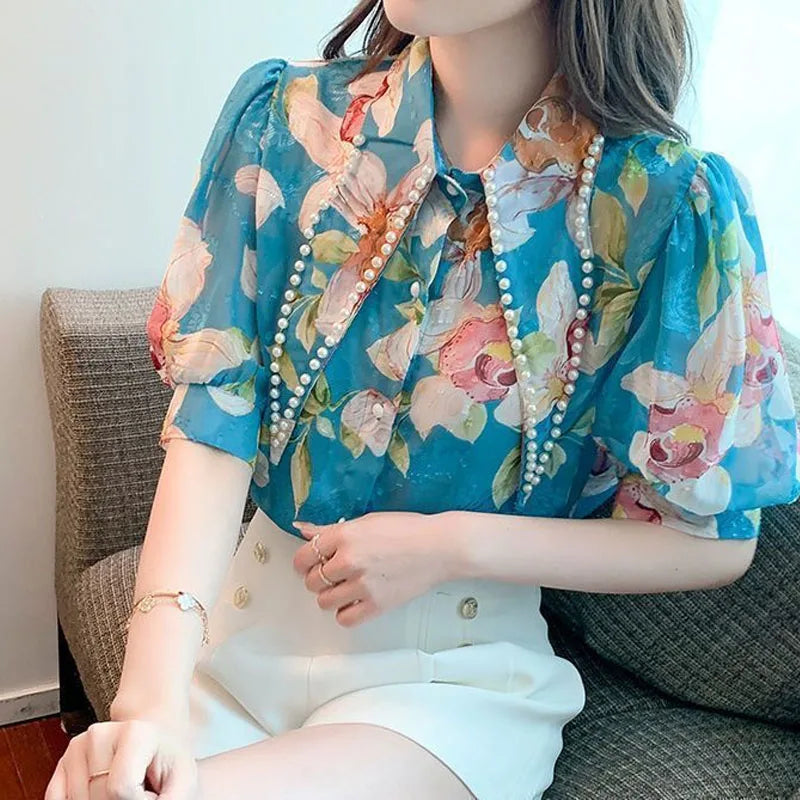 Effortlessly Elegant Blouse with a Timeless Design