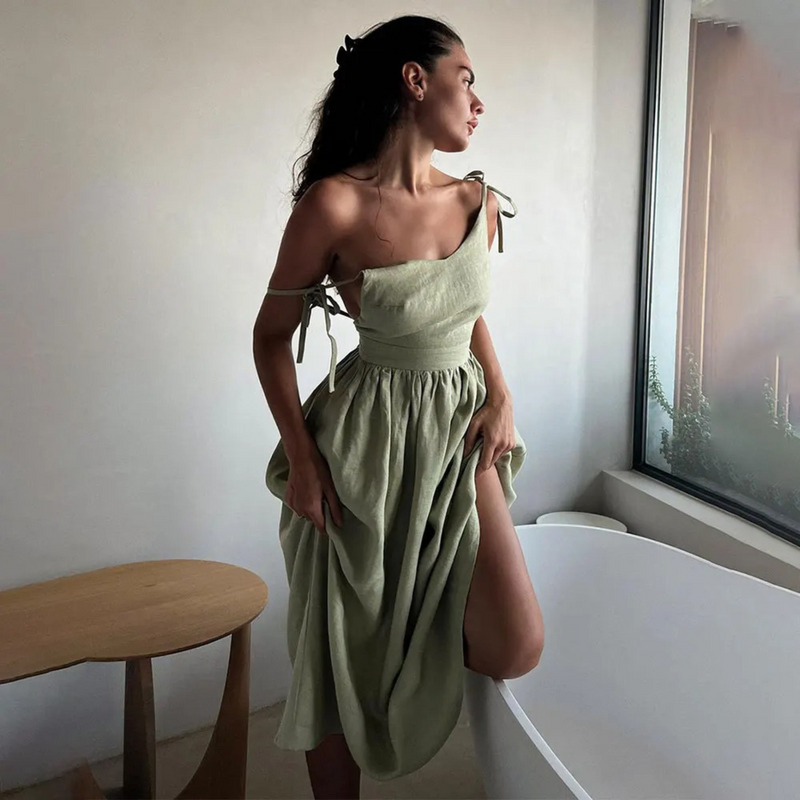 Beautifully Crafted Dress in a Classic Style