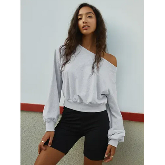 Well Tailored Sweater with a Graceful Silhouette