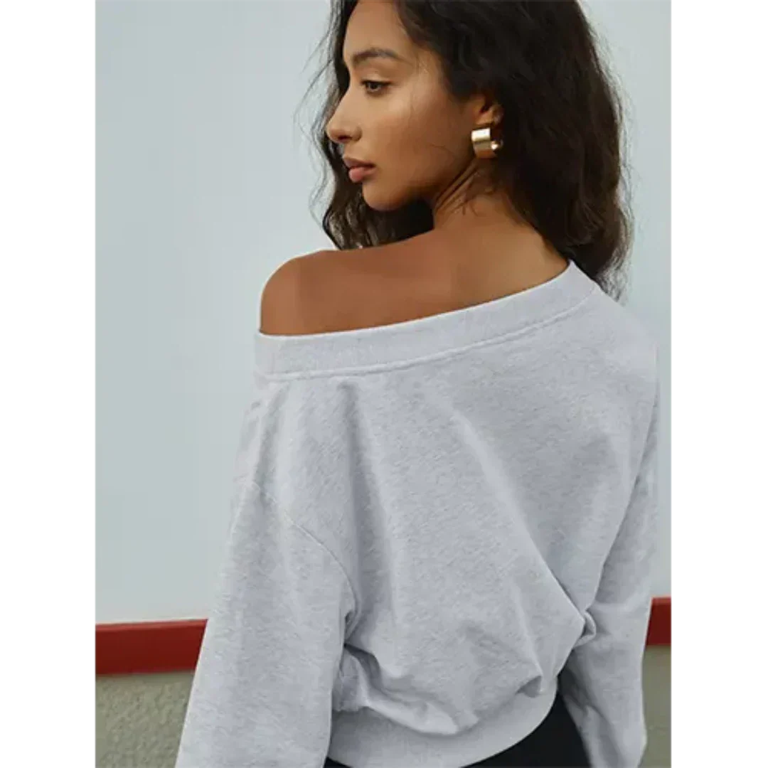 Well Tailored Sweater with a Graceful Silhouette