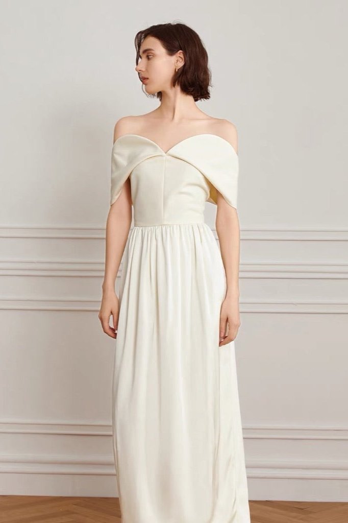 Effortlessly Elegant Dress with a Timeless Design