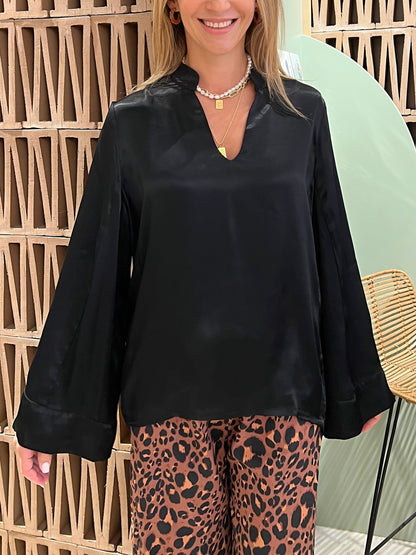 Gracefully Styled Blouse for Any Occasion