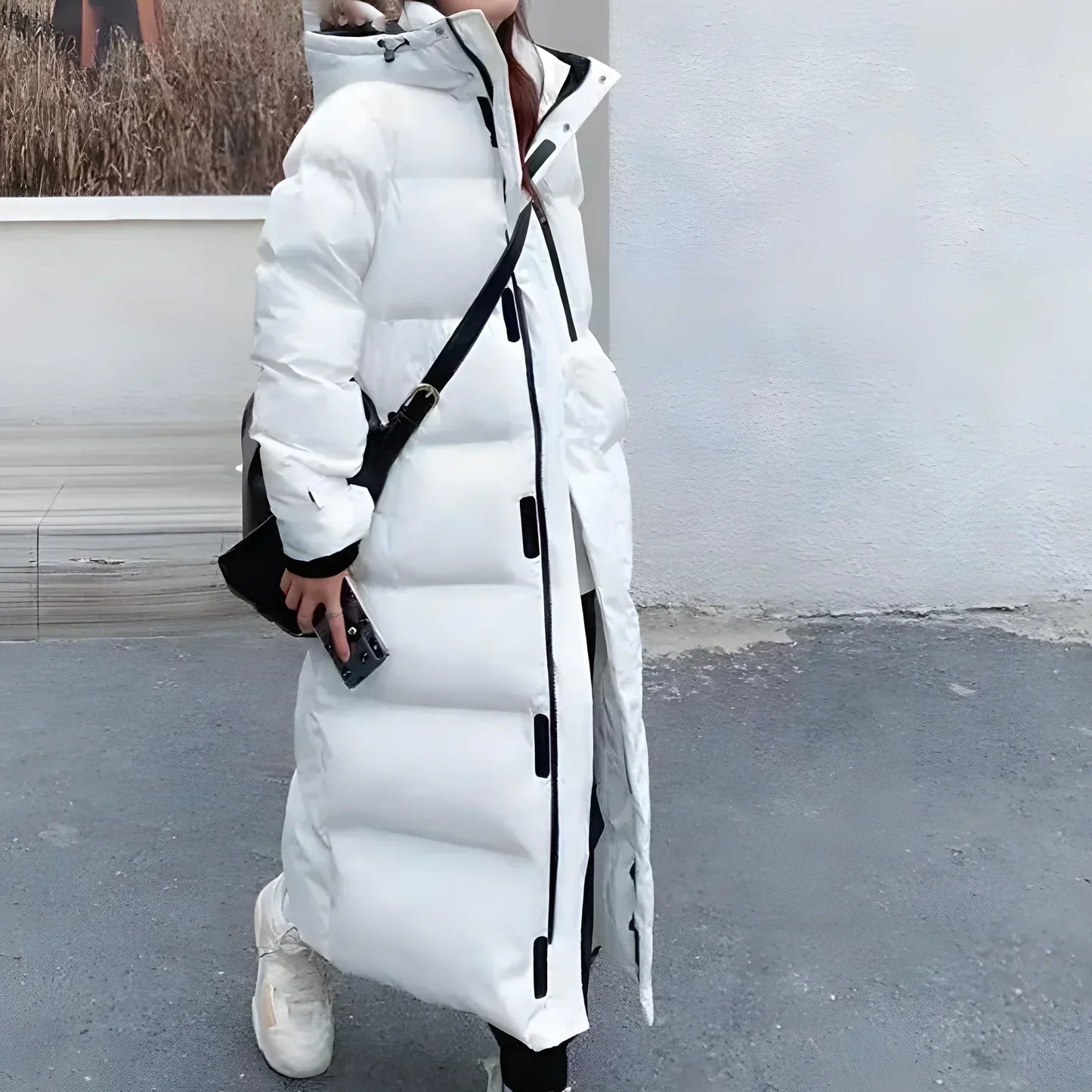 Well Tailored Coat with a Graceful Silhouette