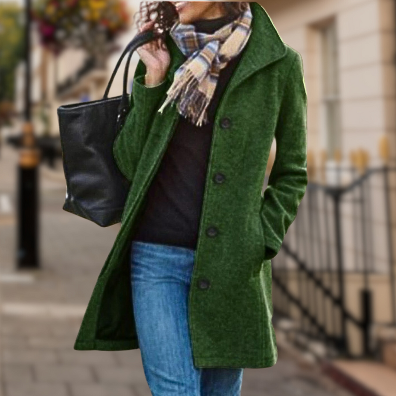 Well Tailored Coat with a Graceful Silhouette