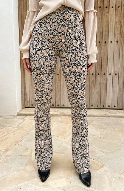 Classic Vintage Trousers with a Flattering Fit