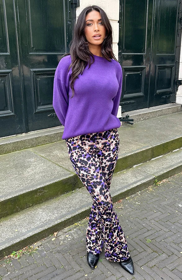 Elegantly Styled Trousers for Everyday Wear